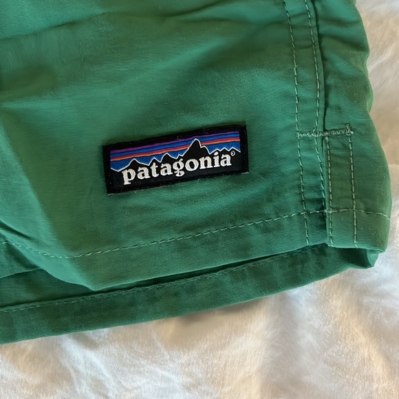 Patagonia women’s “barely baggies” shorts - Picture 3 of 4
